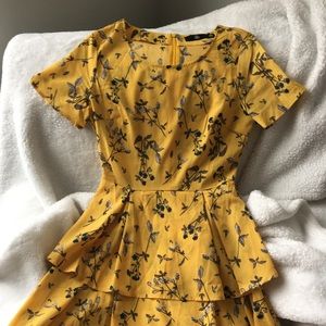 Yellow tea dress 🌻
